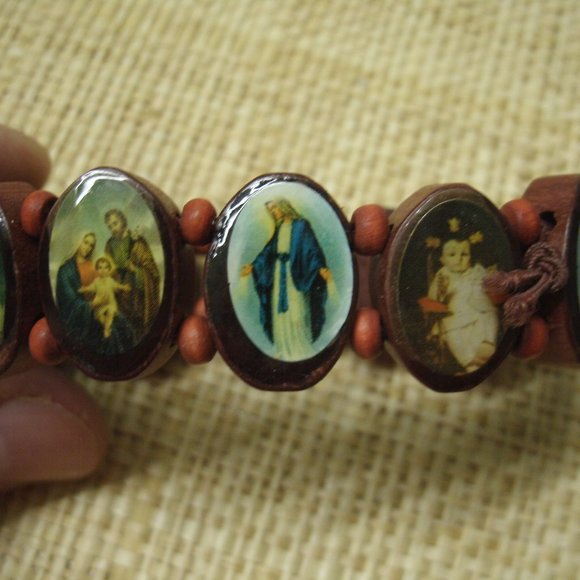 Handmade Wood Religious Pictures Bracelet - Picture 13 of 16
